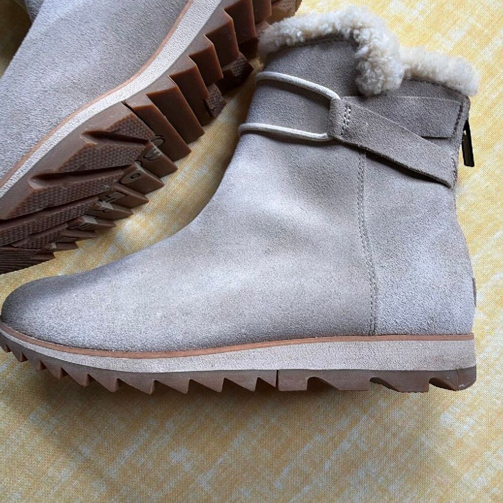 Sorel Harlow Suede Ankle Boots Sz 9.5  Beige/Grey